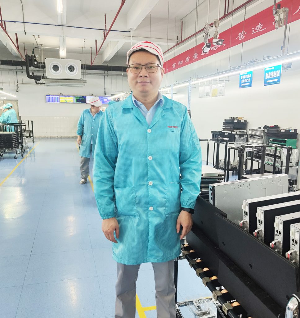 Chen Kui: 17 years of ingenuity, from circuit expert to quality gatekeeper on a journey to break boundaries 1 1 967x1024 - Chen Kui: 17 years of ingenuity, from circuit expert to quality gatekeeper on a journey to break boundaries